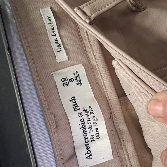 NWOT Abercrombie & Fitch Vegan Leather Pants in Cream Sz. 29 - Picture 4 of 6